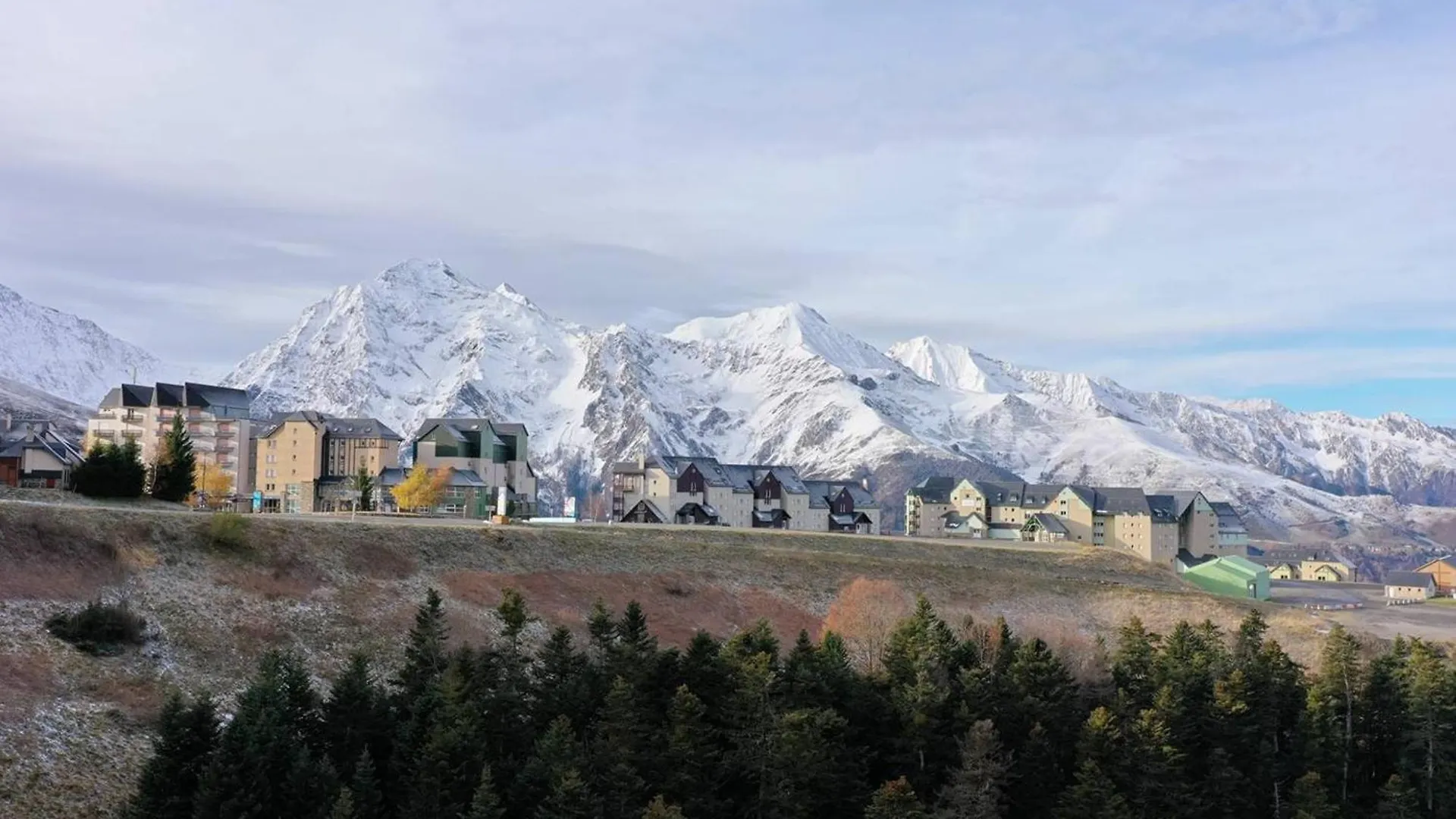 Chalet Duplex A Peyragudes: 6 Pers, 3 Ch, Bbq, Acces Sentiers, Skyvall Et Services En Option - Fr-1-695-48 Gouaux-de-Larboust